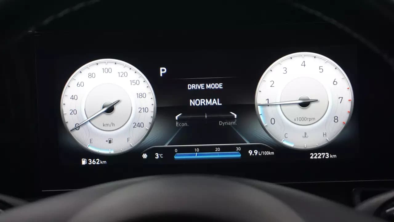 HYUNDAI Elantra  2023https://cdn.drivegood.com/21TXJFAkjbtHfjUACePQMaHnpP9TOqpolLCxXx8T.webp
