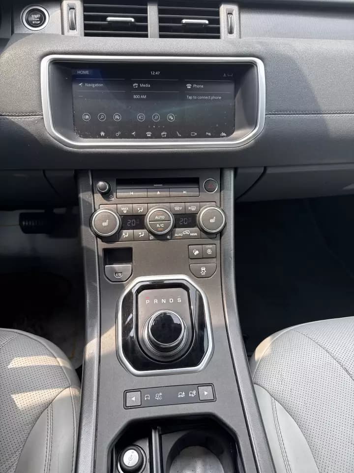 LAND ROVER Range Rover Evoque HSE 2018https://cdn.drivegood.com/2FFmOOnEC4qY1aYJN2x6KhGlmVuSUbd8ztutGI0a.webp