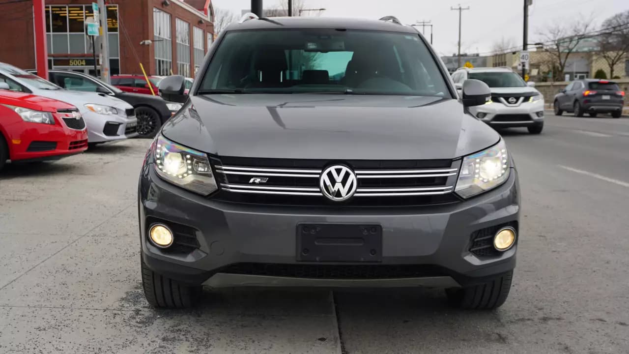 VOLKSWAGEN Tiguan Rline 2015https://cdn.drivegood.com/IpOGdBa7AAIMRwobzxkOLwD41Vq9onNuysnZPv1f.webp