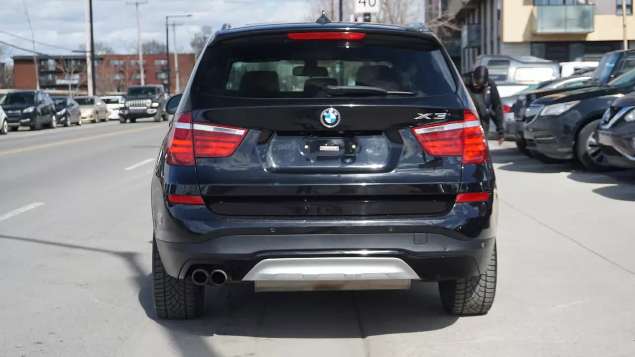 BMW X3 xDrive28i 2016https://cdn.drivegood.com/JFlKGE7xcDpnEZ5YqZGQHfzOnxWugiBLs43UXHkV.webp