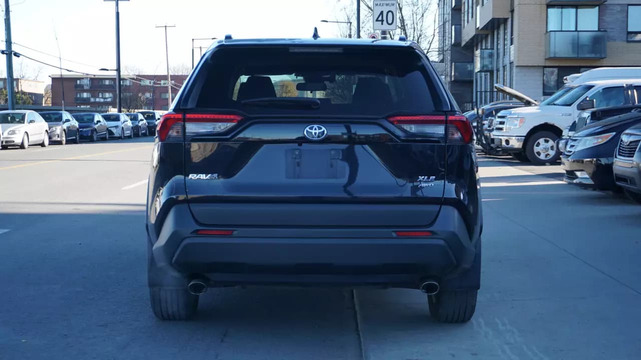 TOYOTA RAV4 XLE 2020https://cdn.drivegood.com/JTgxYPhXFa3Kfx2J8a4w61peTz9FUCV1TAhSWYvD.webp