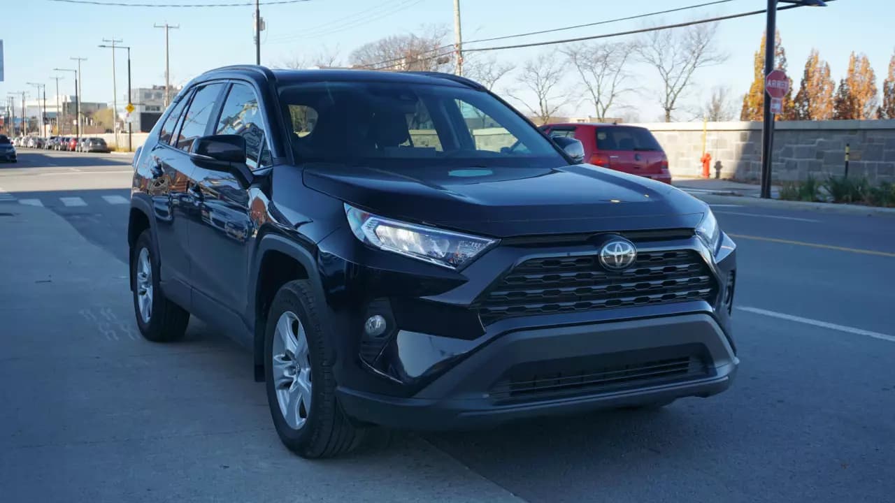TOYOTA RAV4 XLE 2020https://cdn.drivegood.com/KDIYM7msZoKhglgRrT3LOZhSNQT7XtBK4z0McQoY.webp