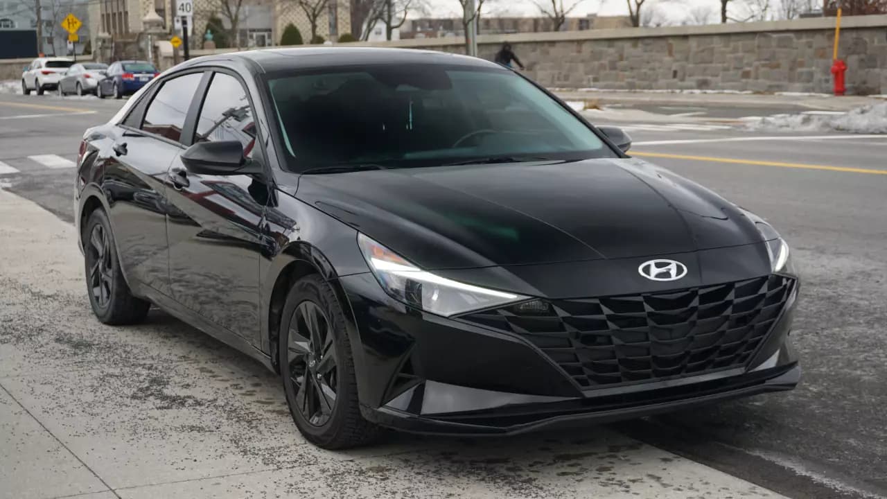 HYUNDAI Elantra  2023https://cdn.drivegood.com/KJsQ2K6EfNeNOpksqUIpEY40mI77mxr1X7hSXphG.webp