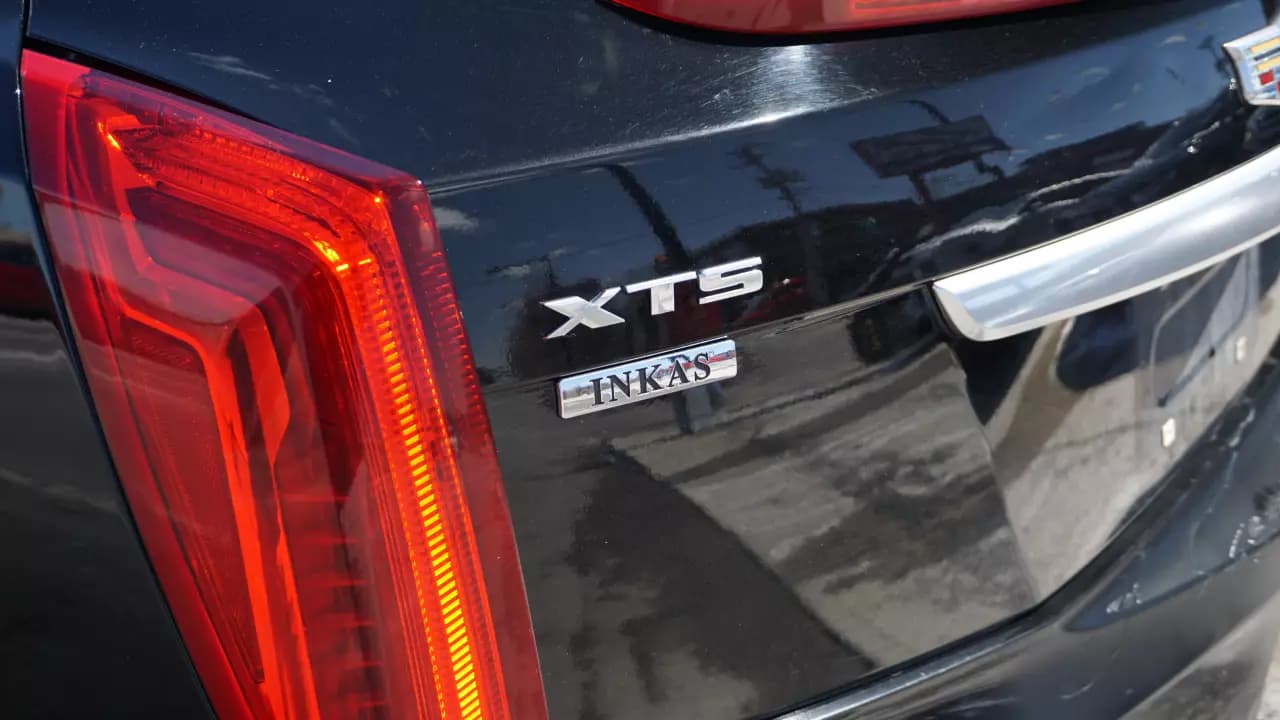 CADILLAC XTS Limousine 2016https://cdn.drivegood.com/N1Z3iUcCjOKOC40jI2OXx4xr00hRpGtJw09oQI2C.webp