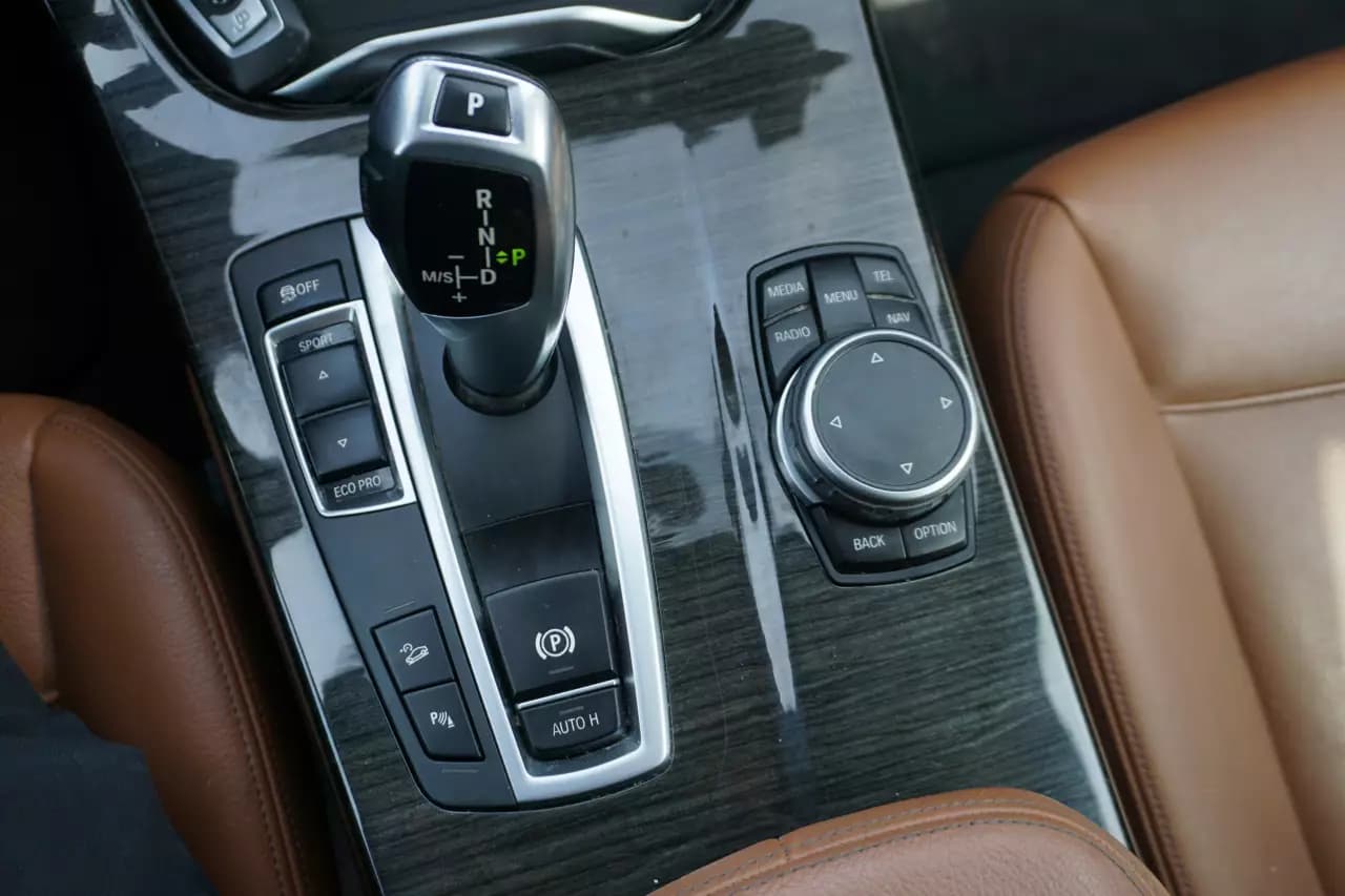 BMW X3 xDrive28i 2016https://cdn.drivegood.com/OrkqBb1lYg8SWRs51rw4Tw07db4QQl6GvN566pYw.webp