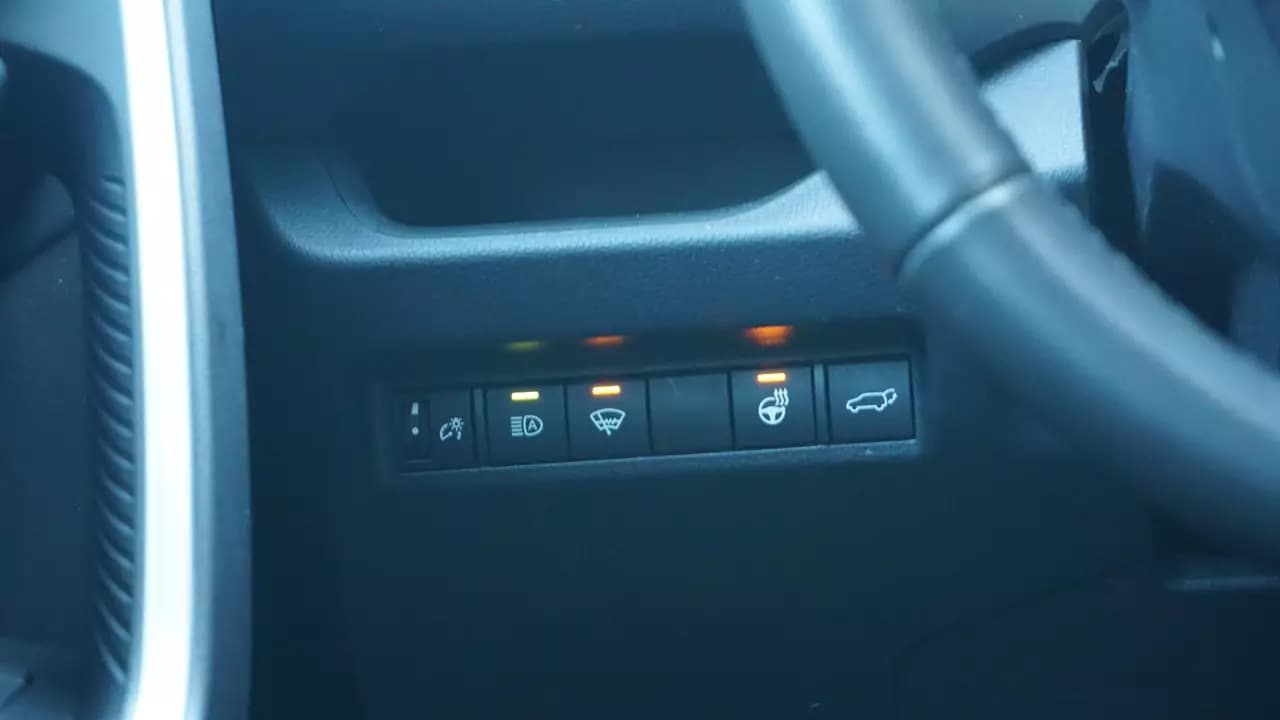 TOYOTA RAV4 XLE 2020https://cdn.drivegood.com/QbXz3C0rcqlvywB9BfwsotWyusGfMFBHyKDrdfYe.webp