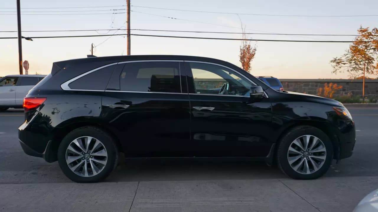 ACURA MDX AcuraWatch Plus 2016https://cdn.drivegood.com/QkRtGlIFb81VeywKx2mUBZE9gqLtPpmRFDTM8X2f.webp