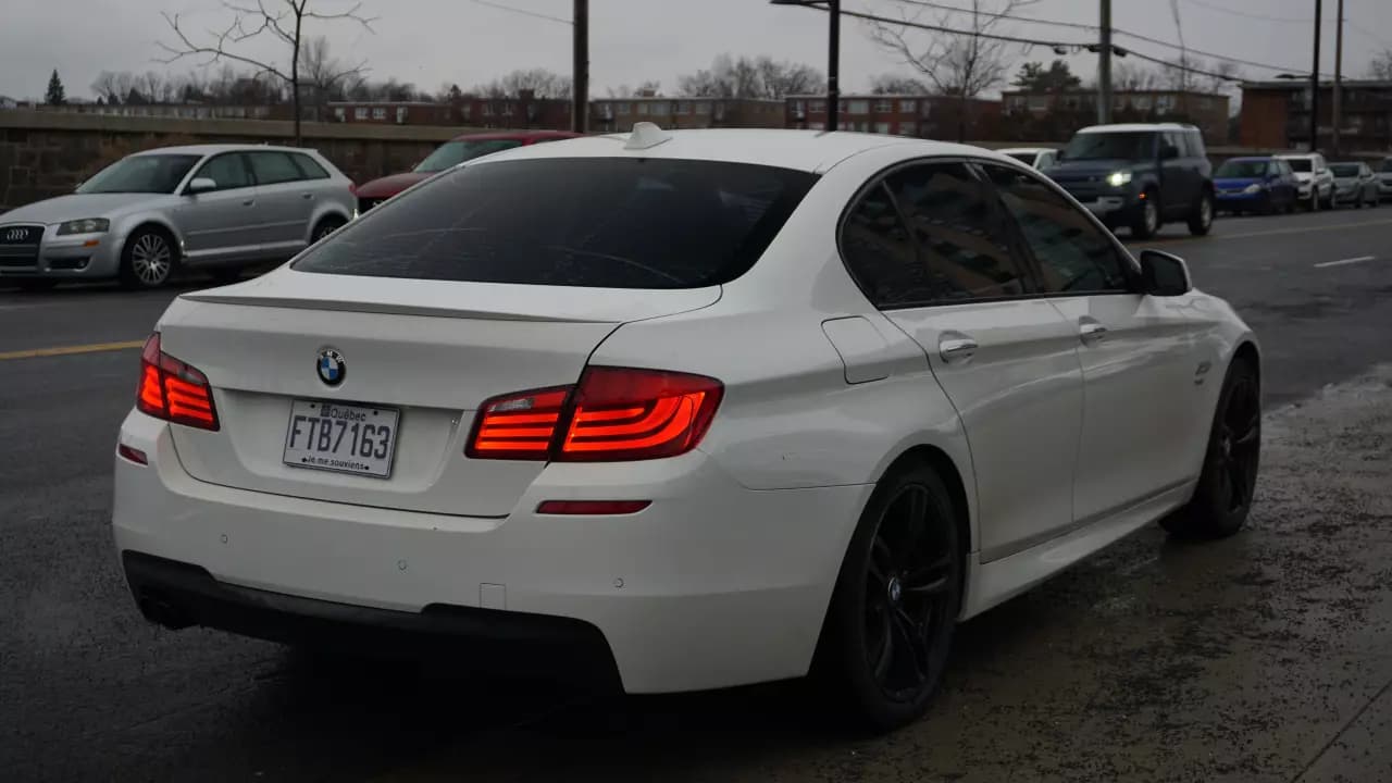 BMW 5-Series 528i xDrive 2012https://cdn.drivegood.com/SwTaz4LjcyxiubkCfhS5TBRjVMwcnvSm9cCiQWFA.webp