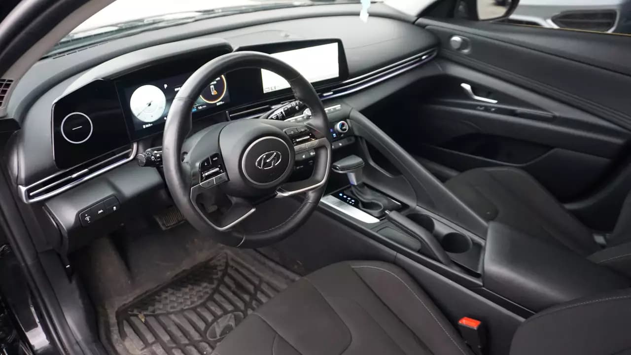 HYUNDAI Elantra  2023https://cdn.drivegood.com/XCFewIiPKMCsSYBkgAqF9c8CtjEB5WX0bn61cUSR.webp