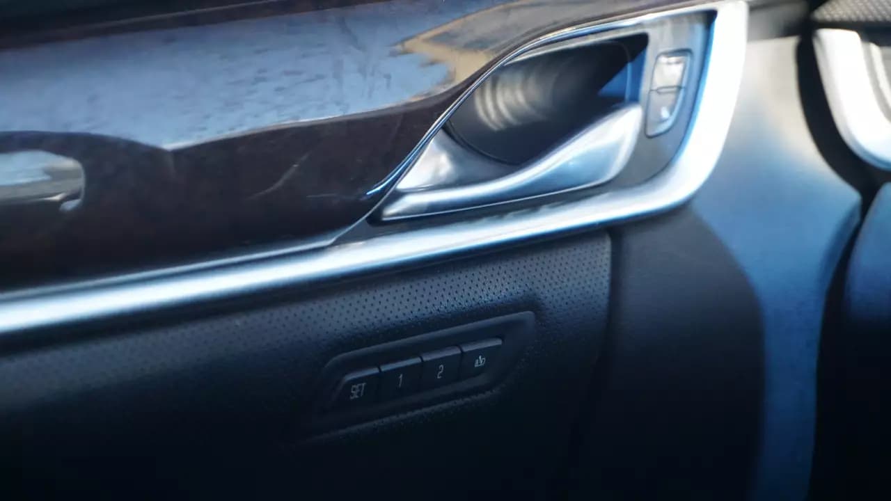 CADILLAC XTS Limousine 2016https://cdn.drivegood.com/YPQFo2DE3JEy2hBHyUPF931ZyuC7op5WxyQrODel.webp