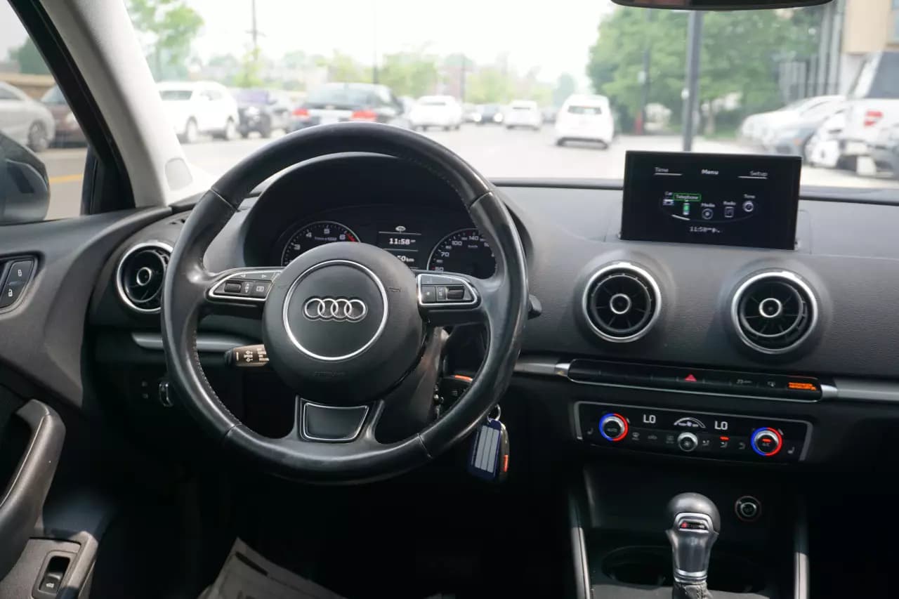 AUDI A3 2.0 Premium 2016https://cdn.drivegood.com/dHQVdhDoOYfOaBLK5wTqbf6fFwpn7SIAAdJrpDlZ.webp