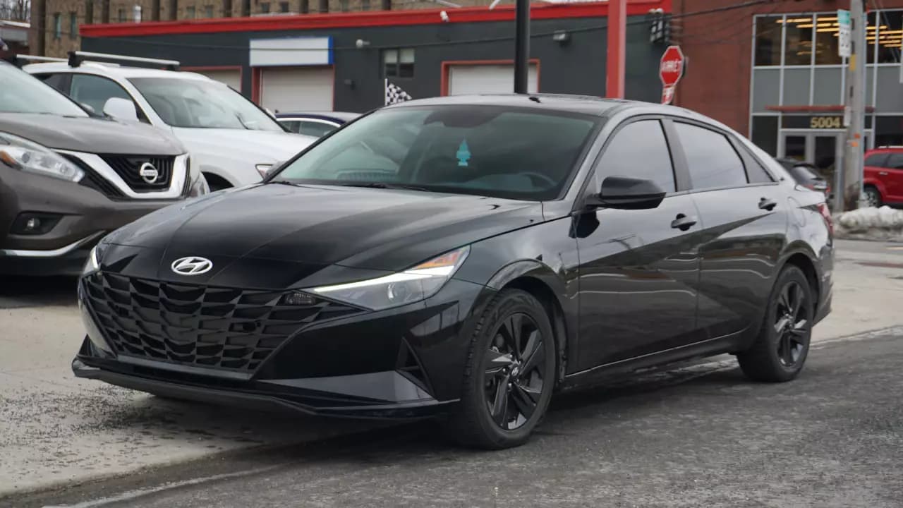HYUNDAI Elantra  2023https://cdn.drivegood.com/ggYcPbWRl7OUeEaw831r9I7FojRMUa3PP0n39p9Y.webp