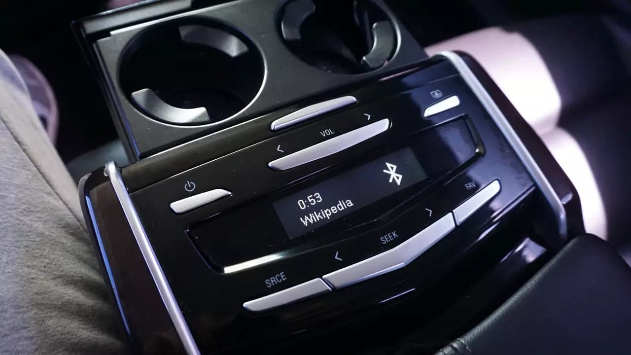 CADILLAC XTS Limousine 2016https://cdn.drivegood.com/s61T2XHxqc28tYPDA3ahqjrIzSZDsQx0LFrBQAGf.webp