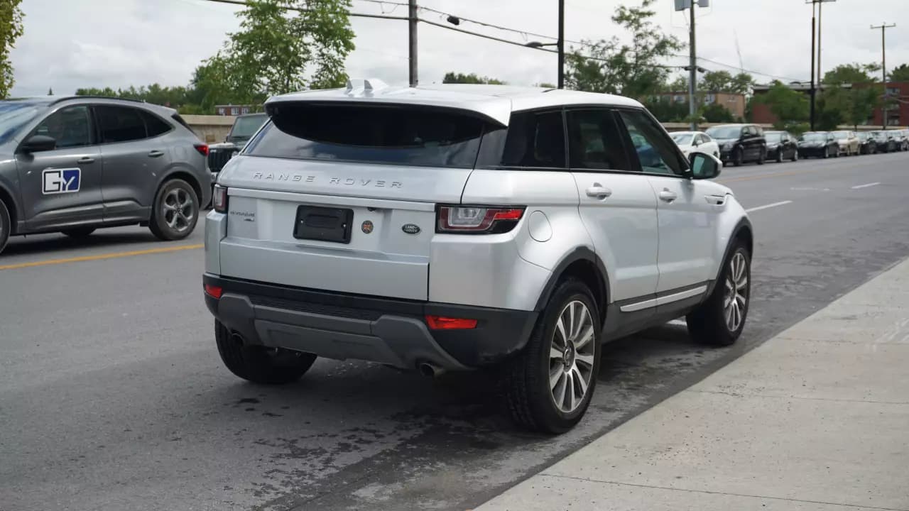 LAND ROVER Range Rover Evoque HSE 2018https://cdn.drivegood.com/sxTOfFFhprQBhV7tdyJVuI0R0KjkRWi7Vvud8zWB.webp