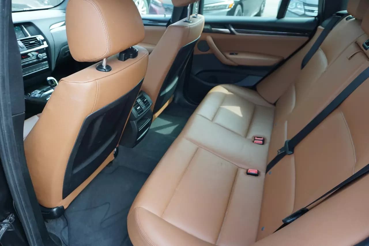 BMW X3 xDrive28i 2016https://cdn.drivegood.com/t3xnPKgrSe1JnzPRiDS4NEtRbnzZTTgIHtXD4Fal.webp