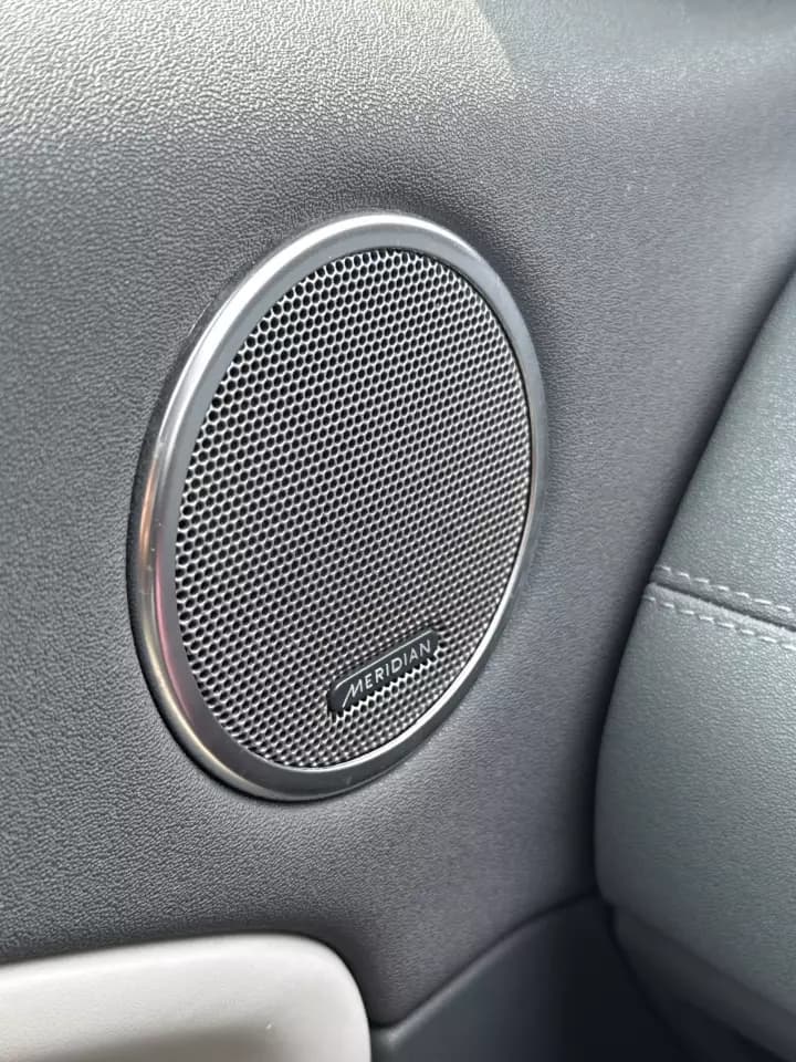 LAND ROVER Range Rover Evoque HSE 2018https://cdn.drivegood.com/vEziHqksu9fOjDmf9XIqRASdFTlcSiMuAt9XXQJX.webp