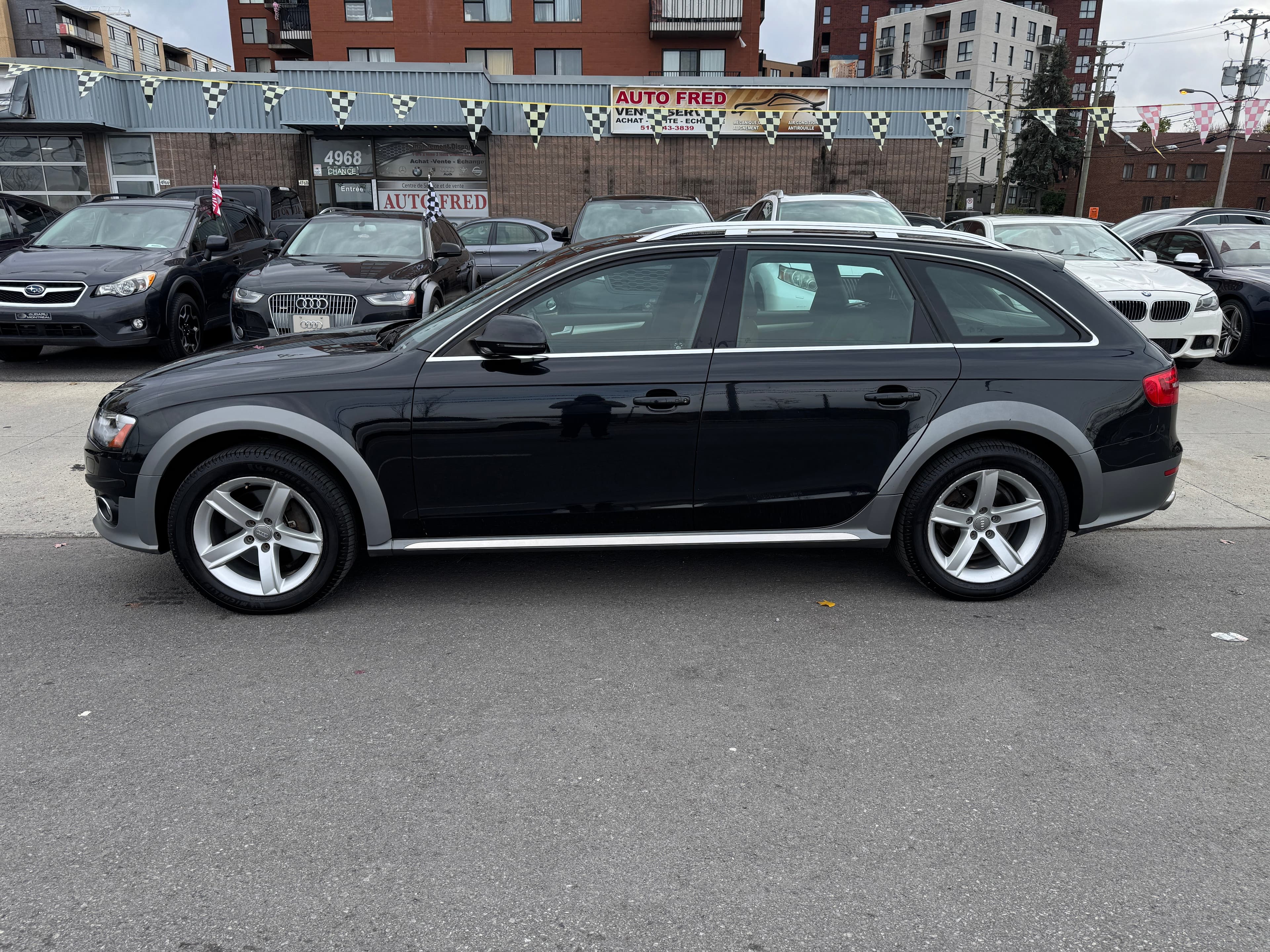 Audi A4 allroad 2.0 Technik 2014https://dealercdn.adws.ca/912/1223/1764087815353-261700216.jpg