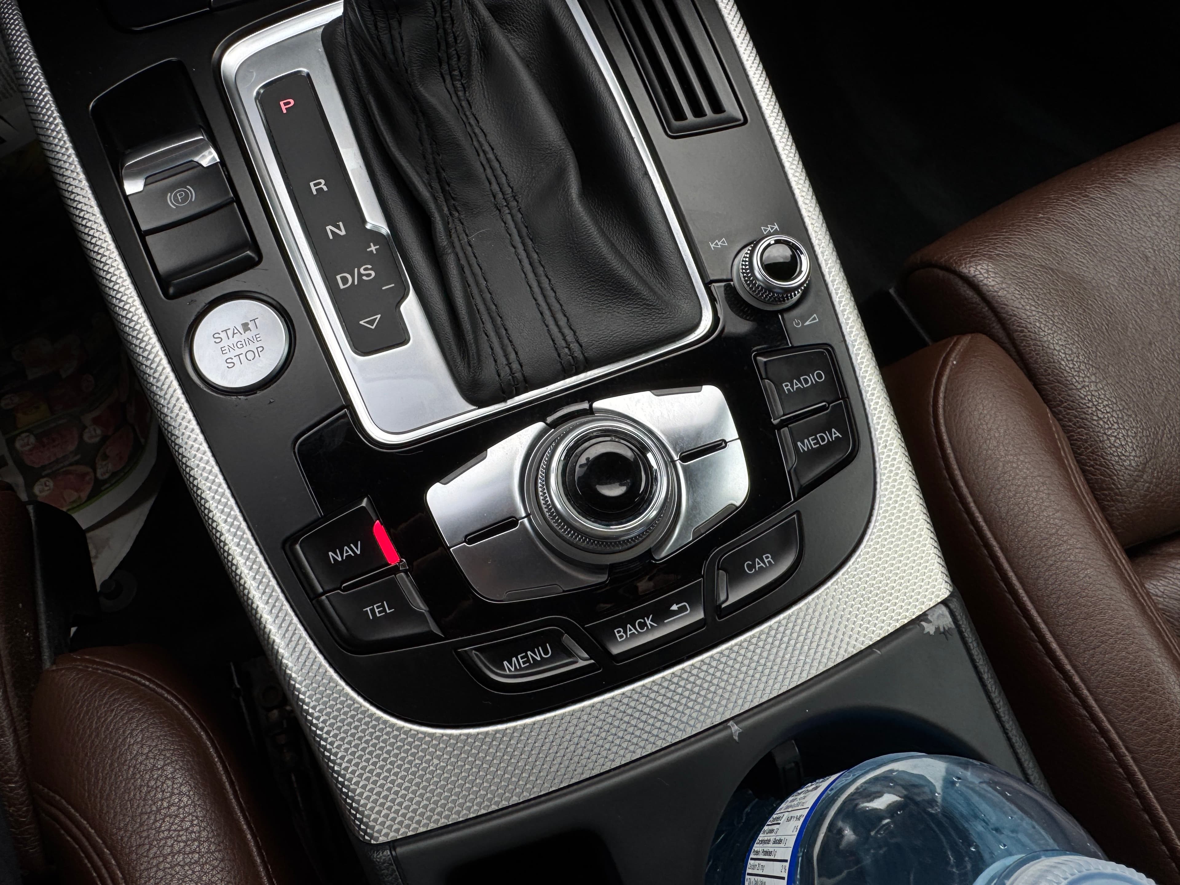 Audi A4 allroad 2.0 Technik 2014https://dealercdn.adws.ca/912/1223/1764087820678-774131690.jpg