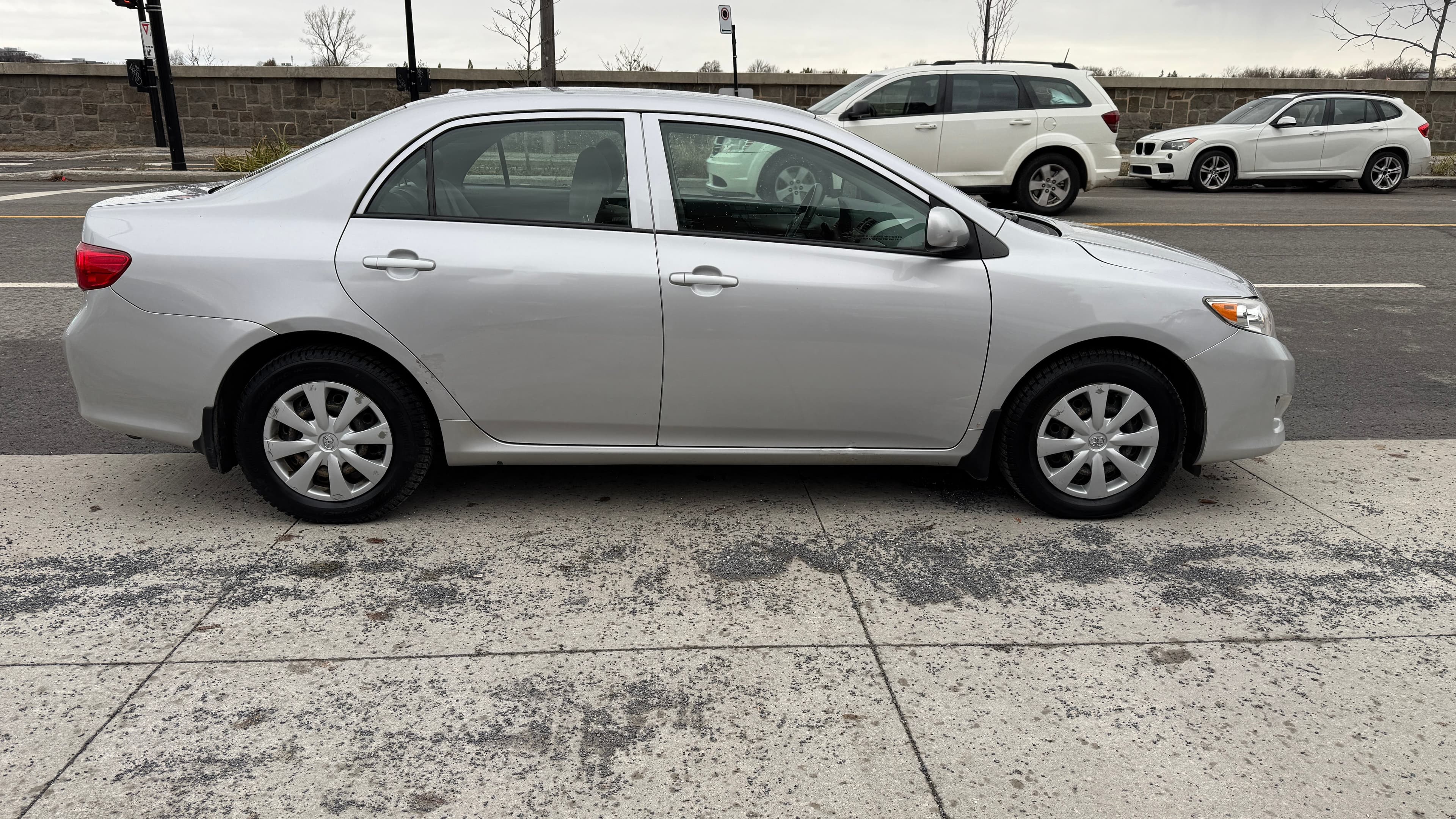 Toyota Corolla  2009https://dealercdn.adws.ca/912/5/1764272875737-224366403.jpg