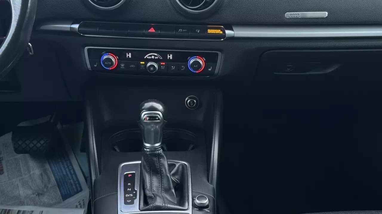 Audi A3 1.8T Premium 2016https://dealercdn.adws.ca/912/6/1764110227677-55123453.jpeg