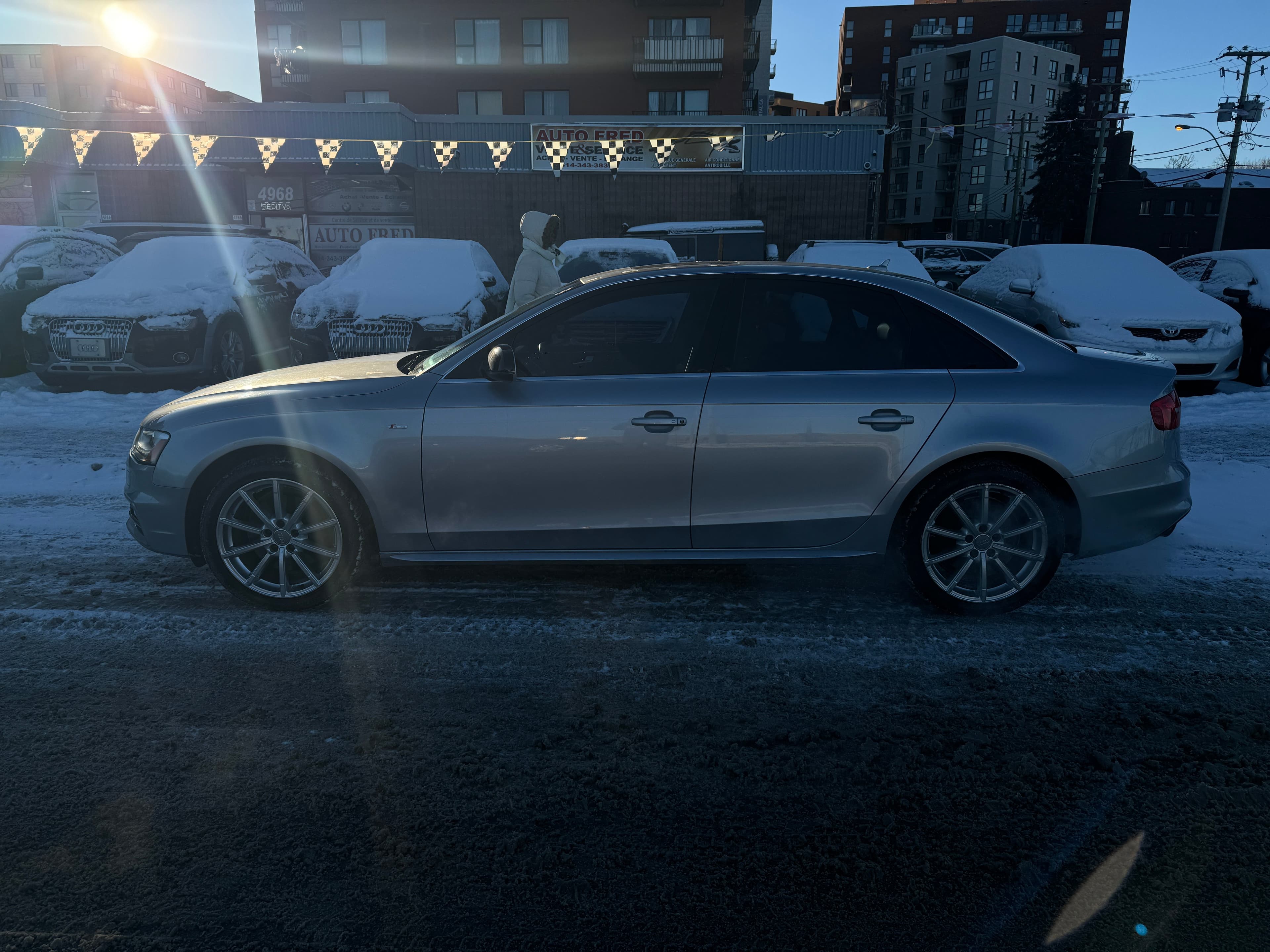 Audi A4 2.0T Progressiv plus 2016https://dealercdn.adws.ca/912/6/1765205408021-964783340.jpg