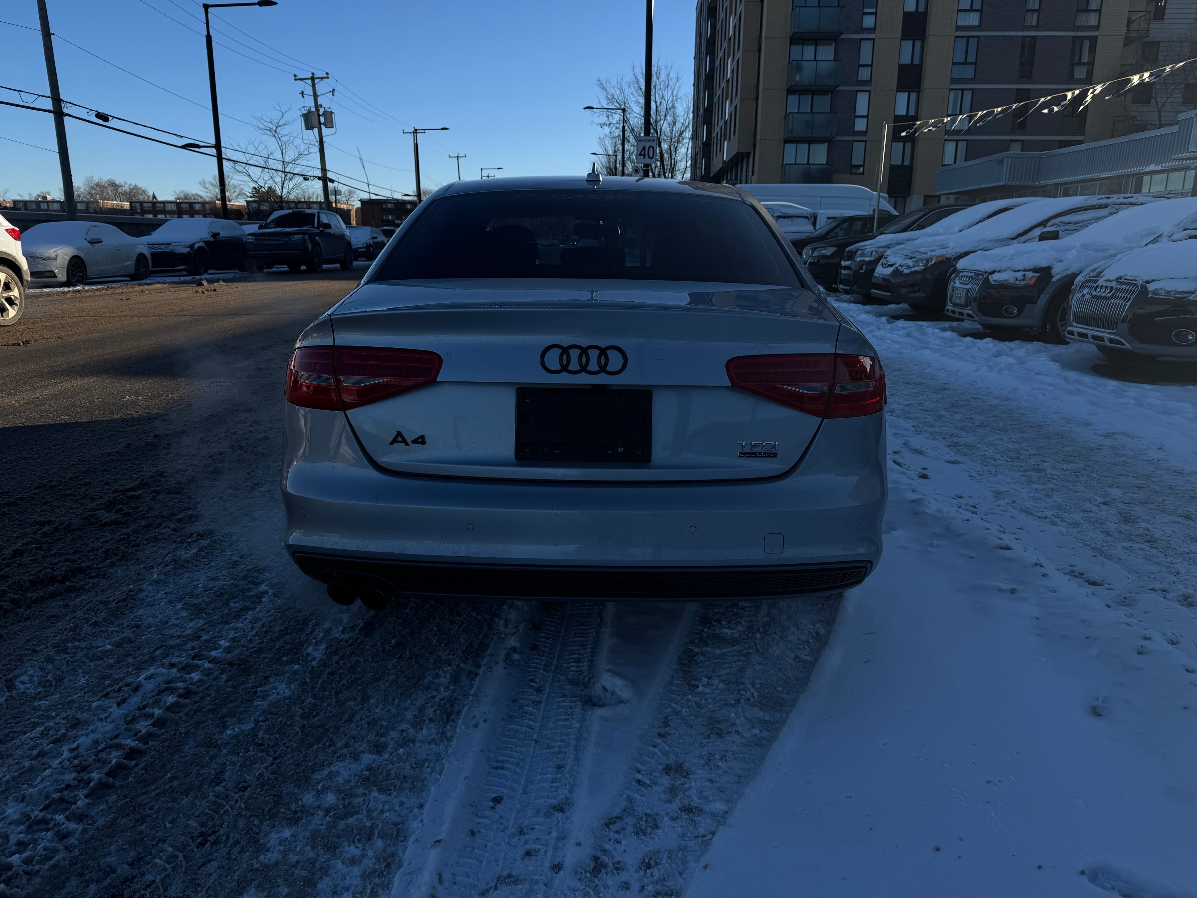 Audi A4 2.0T Progressiv plus 2016https://dealercdn.adws.ca/912/6/1765205409744-46829135.jpg