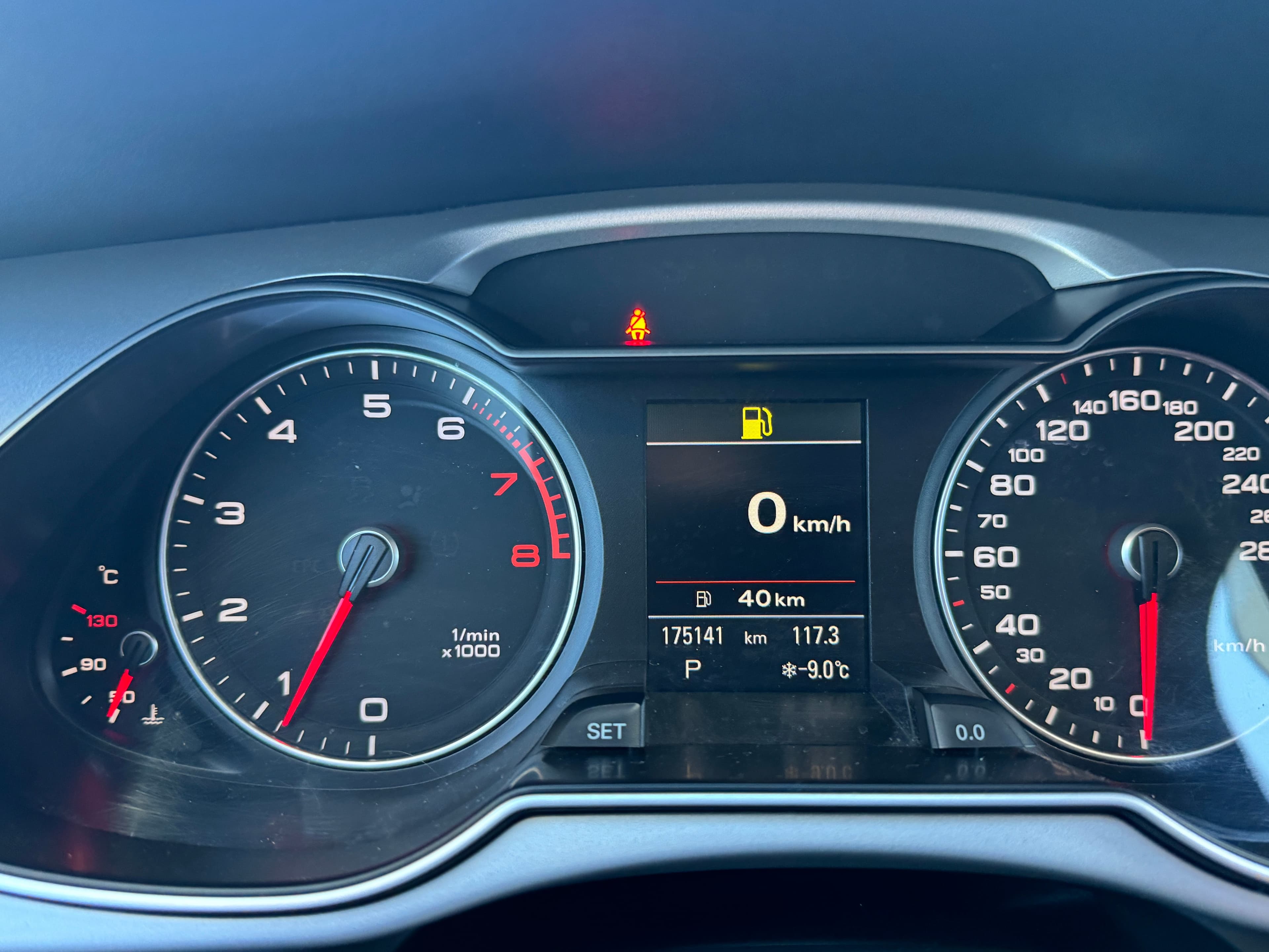 Audi A4 2.0T Progressiv plus 2016https://dealercdn.adws.ca/912/6/1765205507926-616143527.jpg