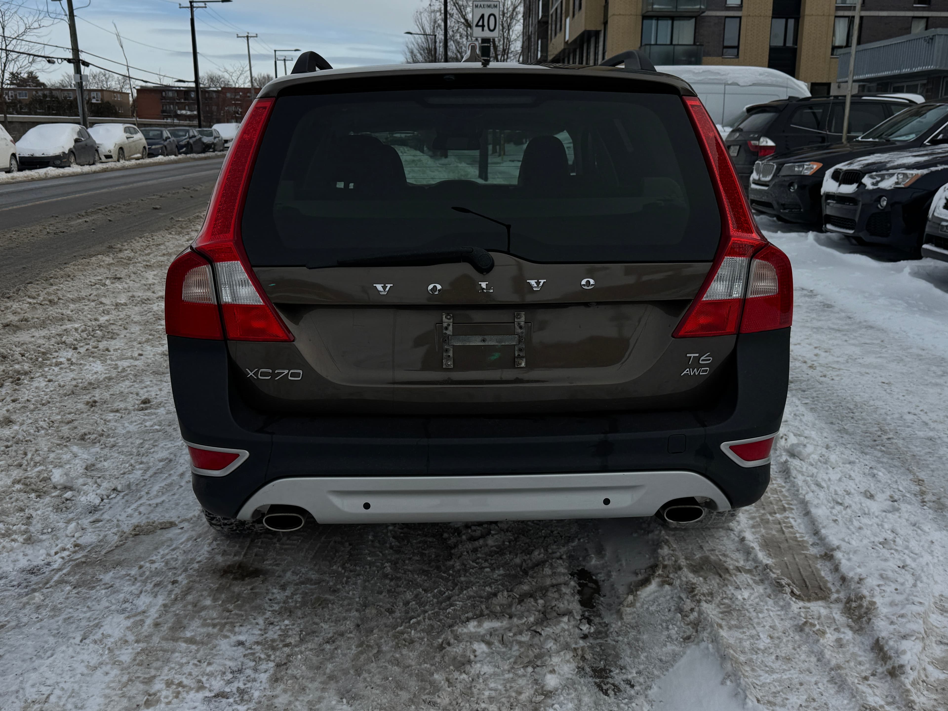 Volvo XC70 T6 2013https://dealercdn.adws.ca/912/6/1765557145937-670897817.jpg