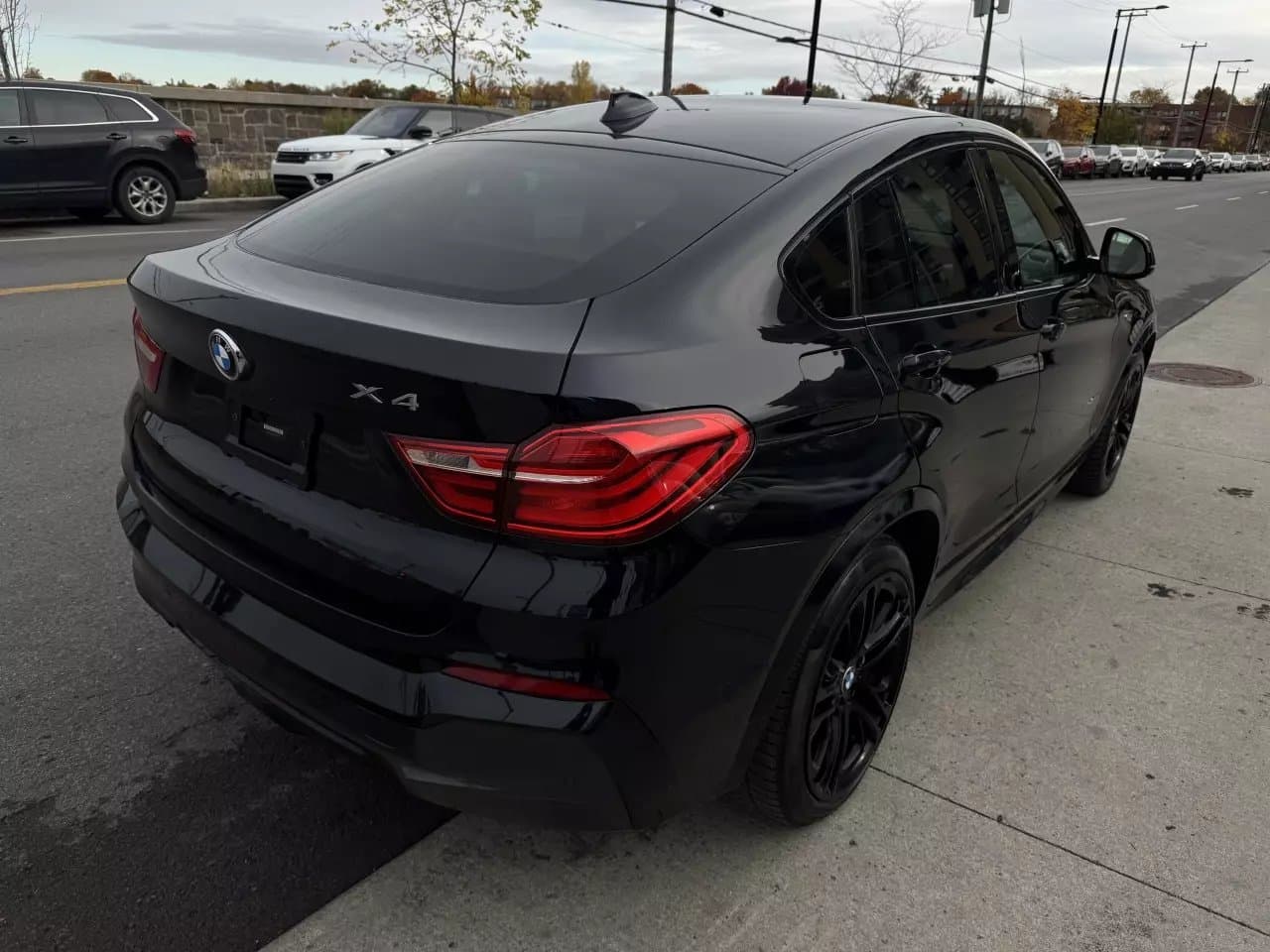 BMW X4 xDrive35i 2015https://dealercdn.adws.ca/912/7/1764110396153-695983431.jpeg