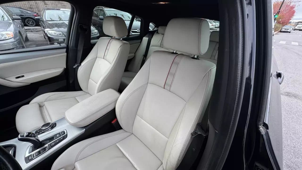 BMW X4 xDrive35i 2015https://dealercdn.adws.ca/912/7/1764110411558-453526543.jpeg