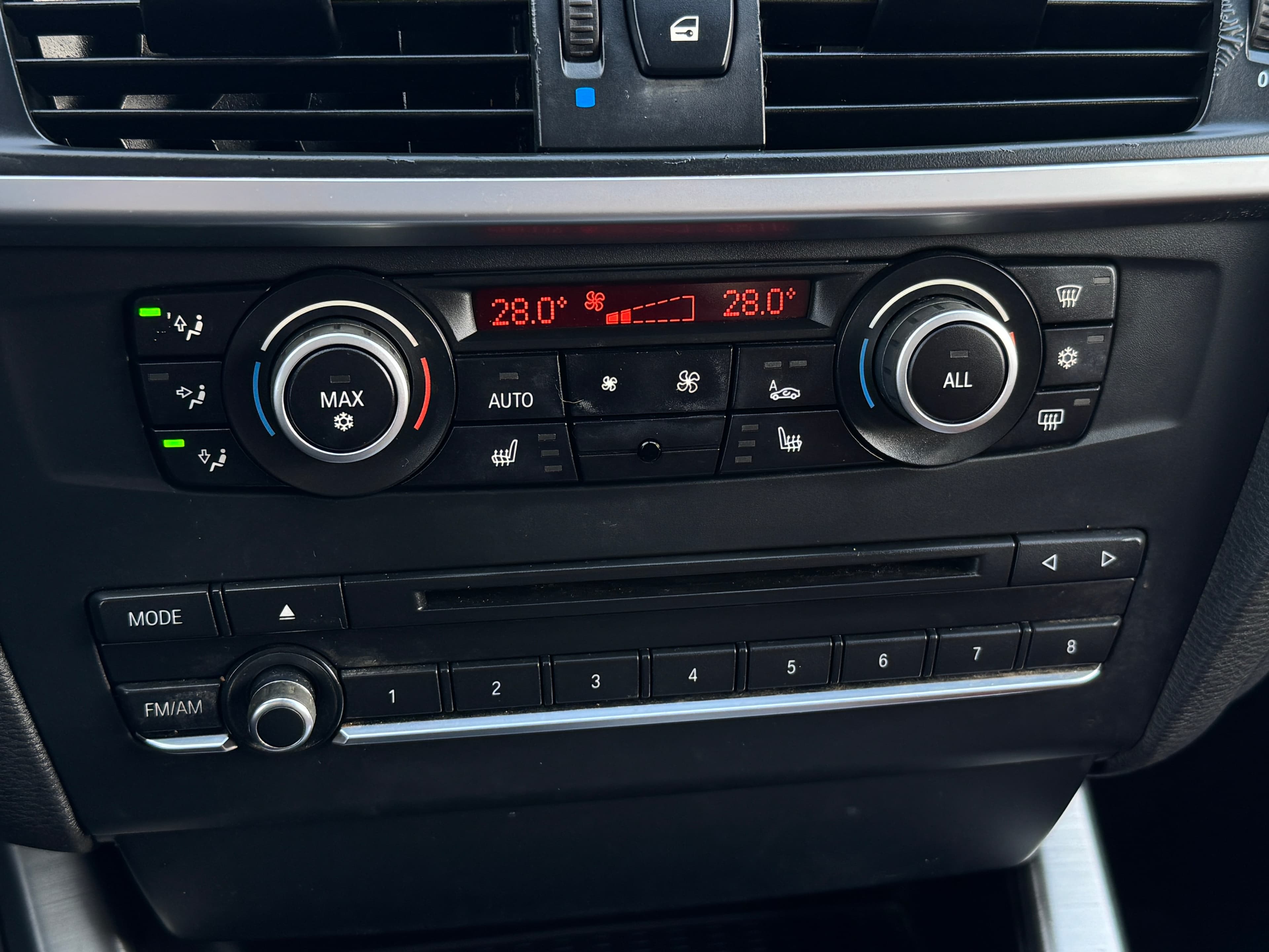 Bmw X3 xDrive35i 2011https://dealercdn.adws.ca/912/7/1764950232867-928211777.jpg