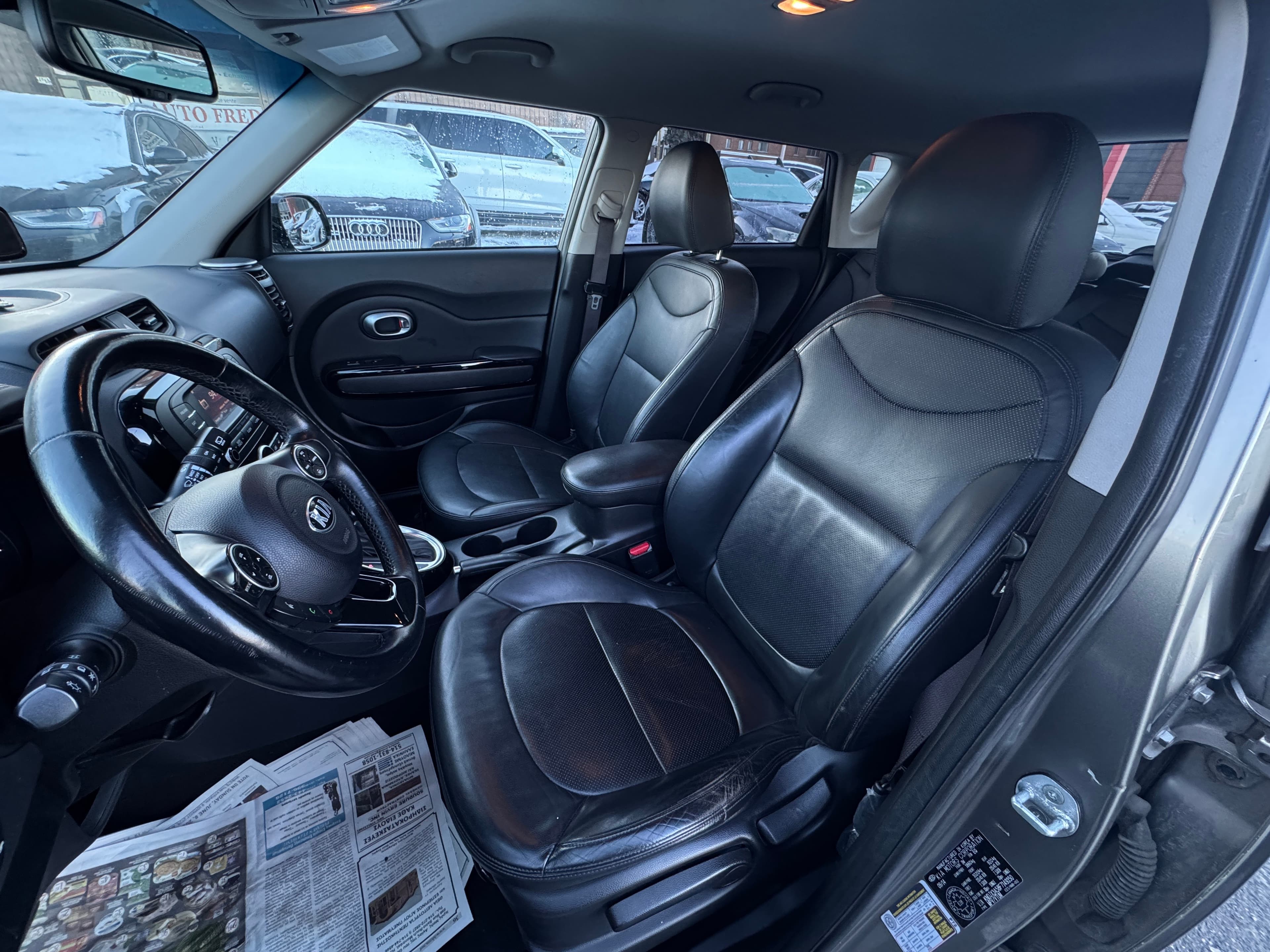 Kia Soul ! 2015https://dealercdn.adws.ca/912/7/1764951001188-443909018.jpg