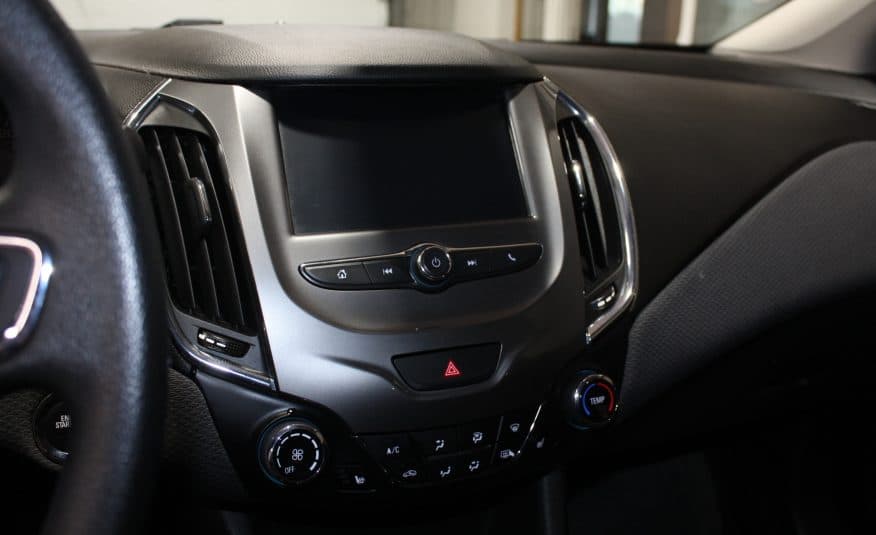 2017 CHEVROLET CRUZEhttps://esthetiqueautofg.com/wp-content/uploads/2025/04/IMG_6633-876x535.jpg