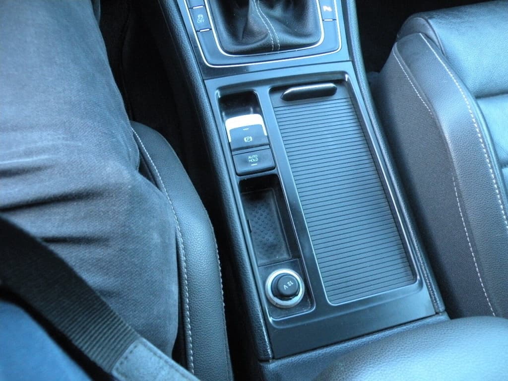 Volkswagen Golf  2016https://image.autousagee.ca/1024/4288275/67e7be2d9a677.jpg
