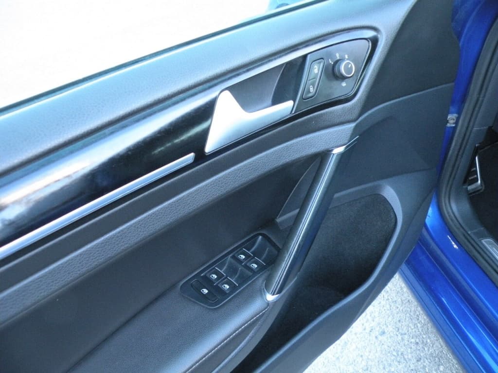 Volkswagen Golf  2016https://image.autousagee.ca/1024/4288275/67e7bf31e5381.jpg