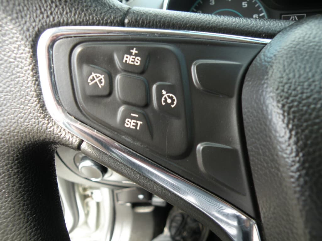 Chevrolet Cruze LT 2017https://image.autousagee.ca/1024/4373758/66a21764ad639.jpg