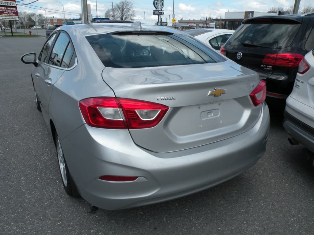 Chevrolet Cruze LT 2017https://image.autousagee.ca/1024/4373758/66a217ef73901.jpg