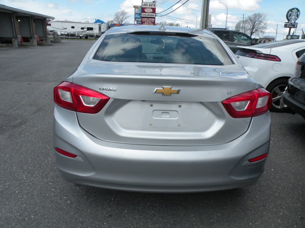 Chevrolet Cruze LT 2017https://image.autousagee.ca/1024/4373758/66a2184d136af.jpg