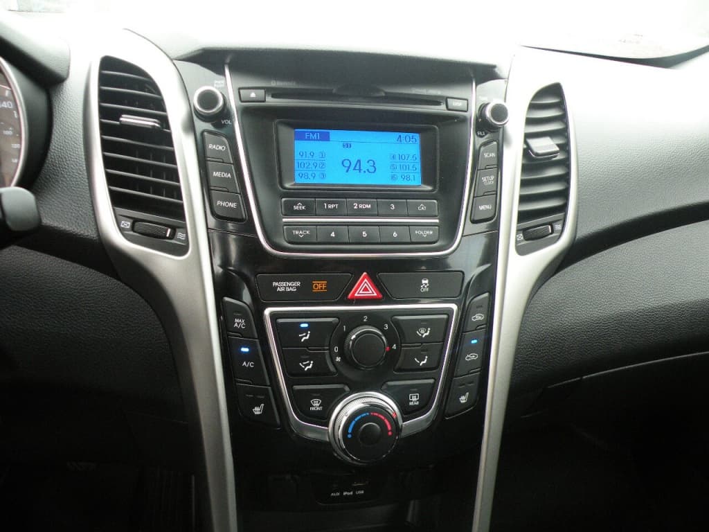 Hyundai Elantra GT GLS 2013https://image.autousagee.ca/1024/4558088/6759668d9a8b5.jpg