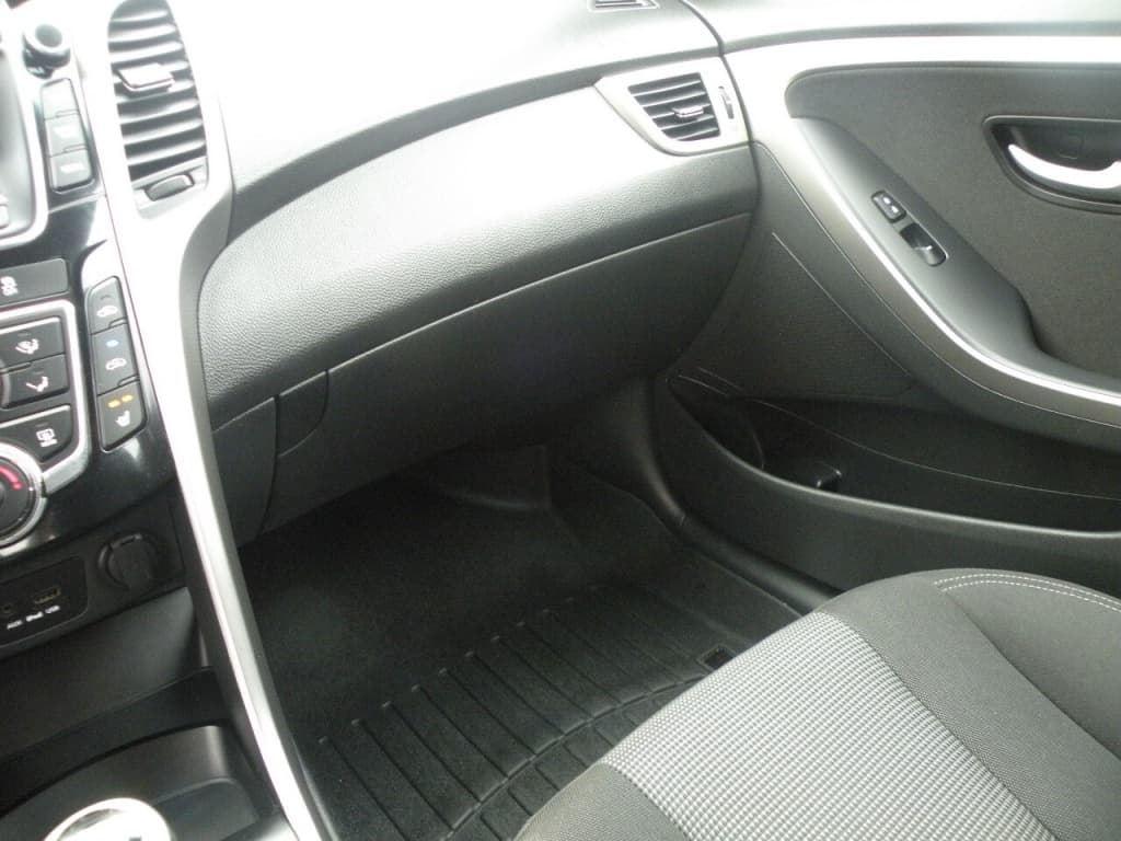 Hyundai Elantra GT GLS 2013https://image.autousagee.ca/1024/4558088/6759672480080.jpg