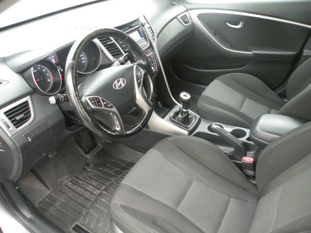 Hyundai Elantra GT GLS 2013https://image.autousagee.ca/1024/4558088/675967261501d.jpg