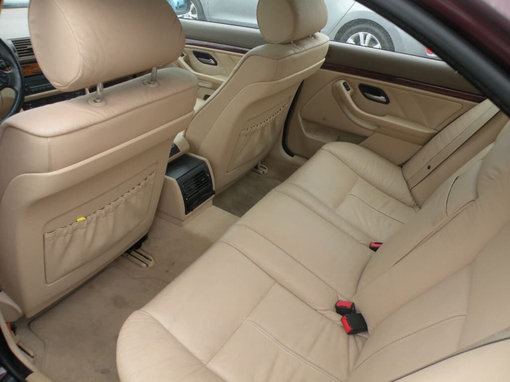 BMW Serie 5  1999https://image.autousagee.ca/1024/4565266/66f5264681296.jpg