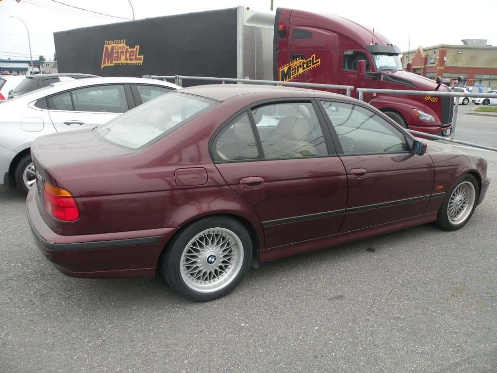 BMW Serie 5  1999https://image.autousagee.ca/1024/4565266/66f52646ceeaa.jpg