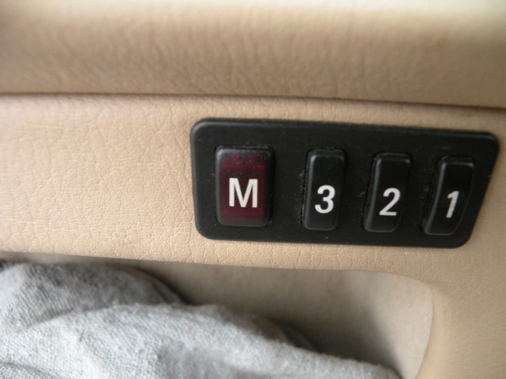 BMW Serie 5  1999https://image.autousagee.ca/1024/4565266/66f5268b1ea23.jpg