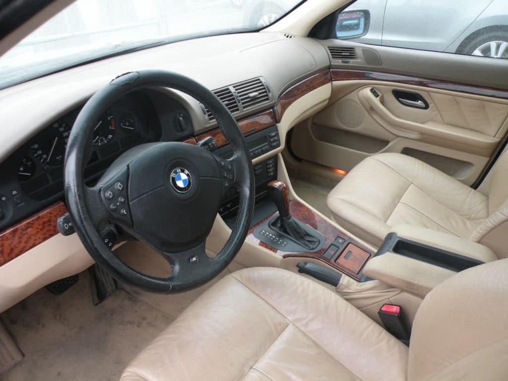 BMW Serie 5  1999https://image.autousagee.ca/1024/4565266/66f526c311507.jpg
