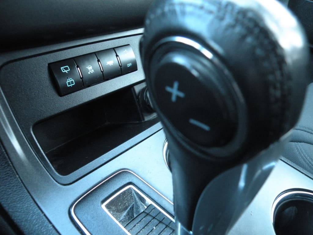 Chevrolet Traverse 2LT 2011https://image.autousagee.ca/1024/4630424/6748445c69027.jpg