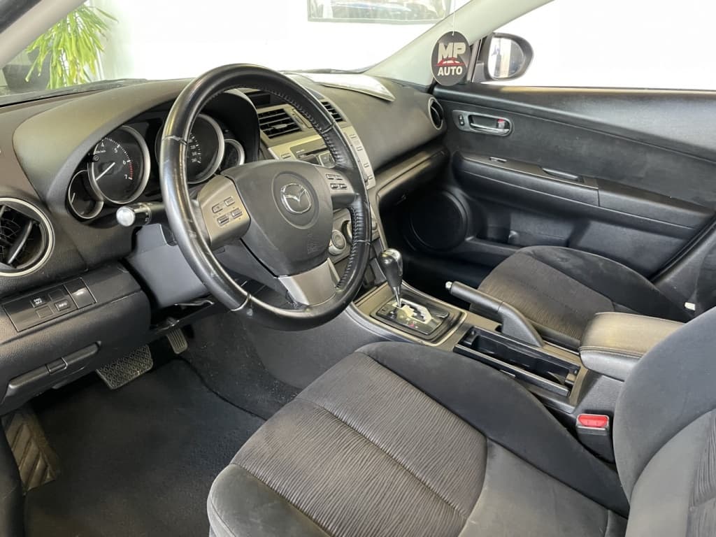 Mazda Mazda6 GS 2010https://image.autousagee.ca/1024/4870666/p1j4qgq03kdc71cpitmm13p51l31e.jpeg
