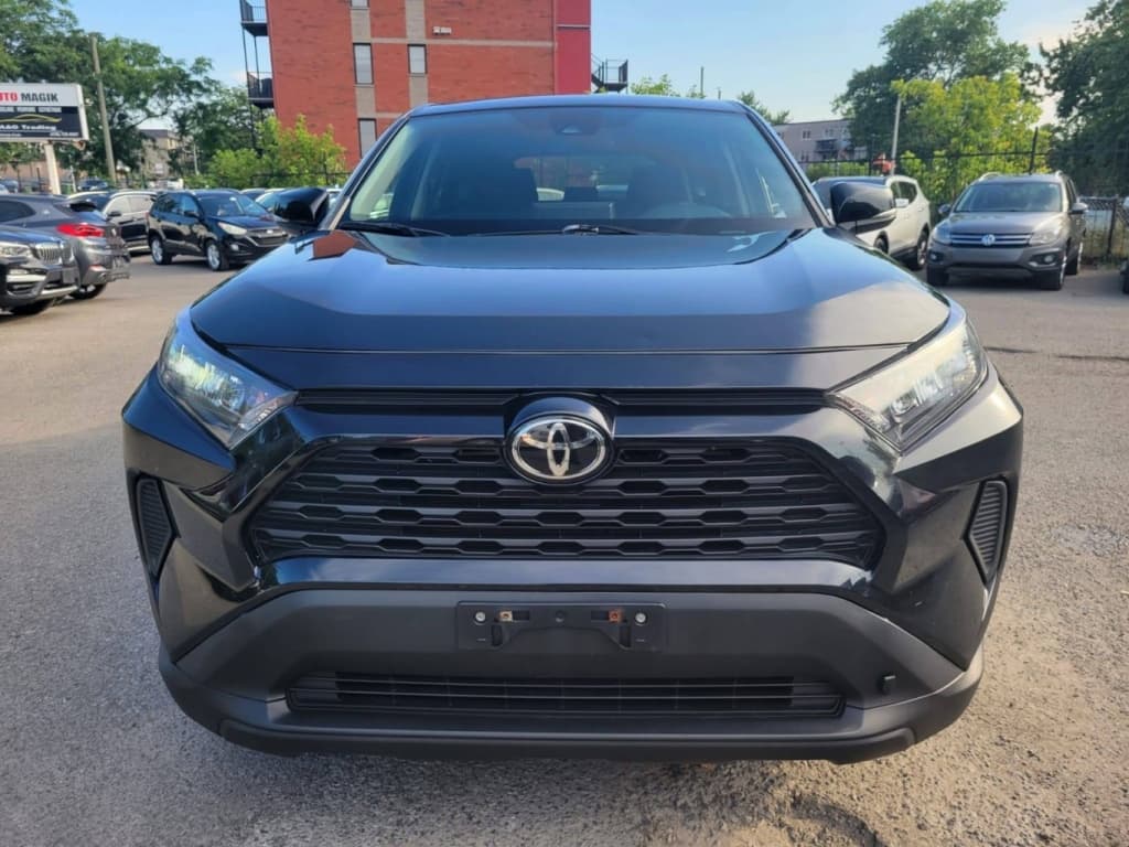 Toyota RAV4 LE 2022