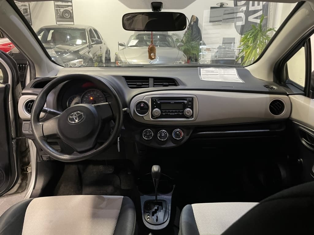 Toyota Yaris LE 2013https://image.autousagee.ca/1024/5003865/p1jfmi3sb21p95a2kfti1dhs61cf.jpeg