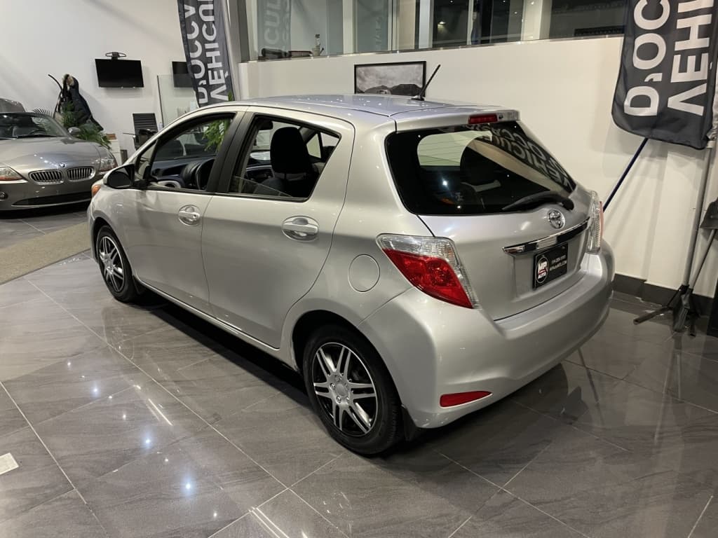 Toyota Yaris LE 2013https://image.autousagee.ca/1024/5003865/p1jfmi3sb2ko26rd10jo13n31kqt9.jpeg